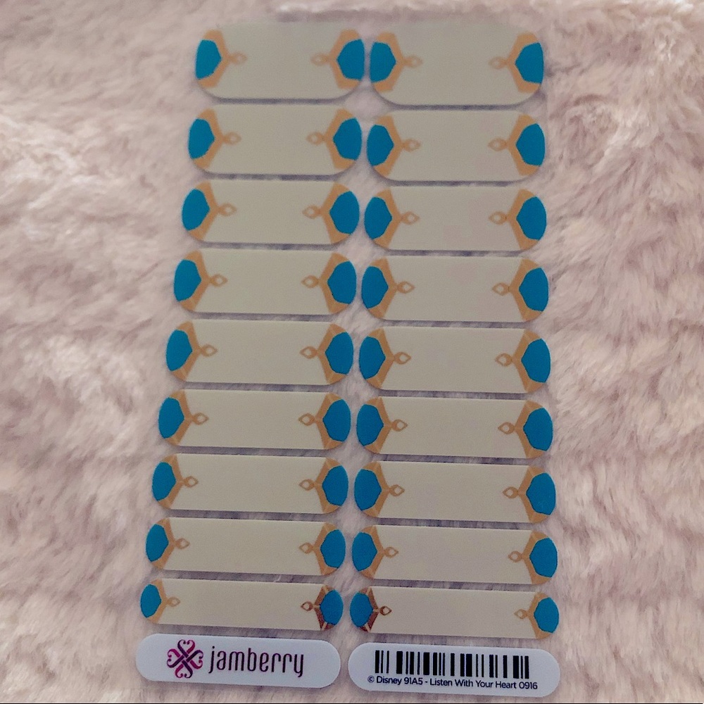 DisneyxJamberry: Listen with your Heart nail wrap